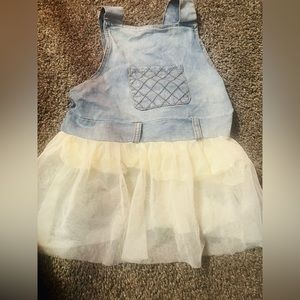 10/$10. Girl’s dress 3T